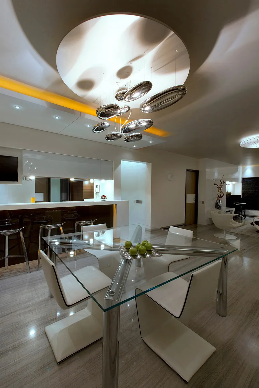 Apartment by the Bay: Dining area