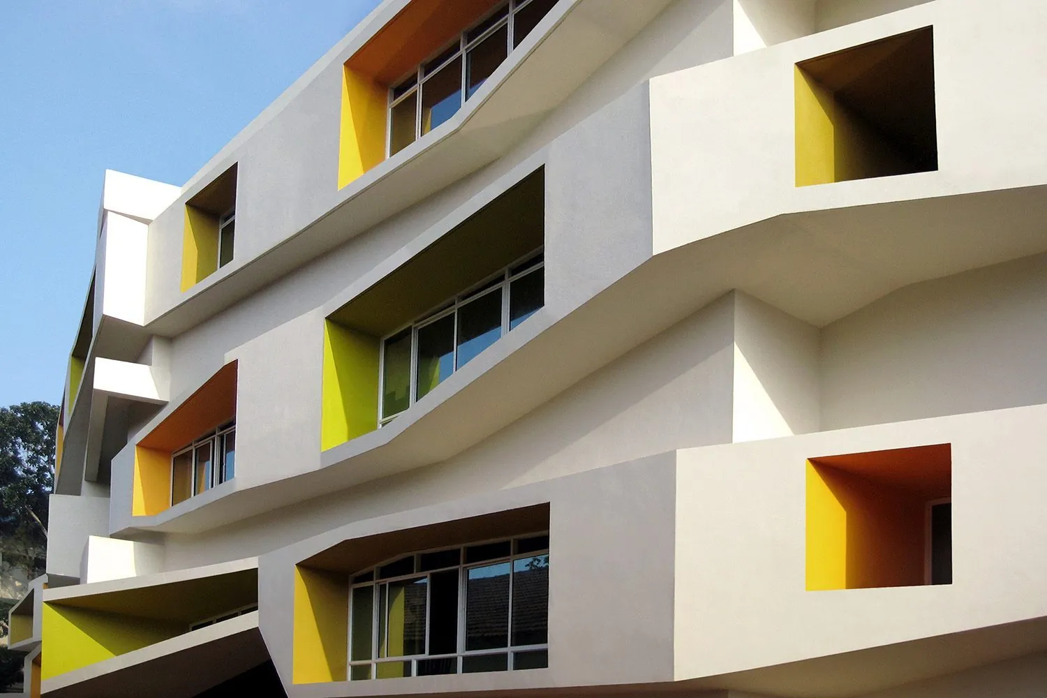 Stacked Tectonics: The classroom façade