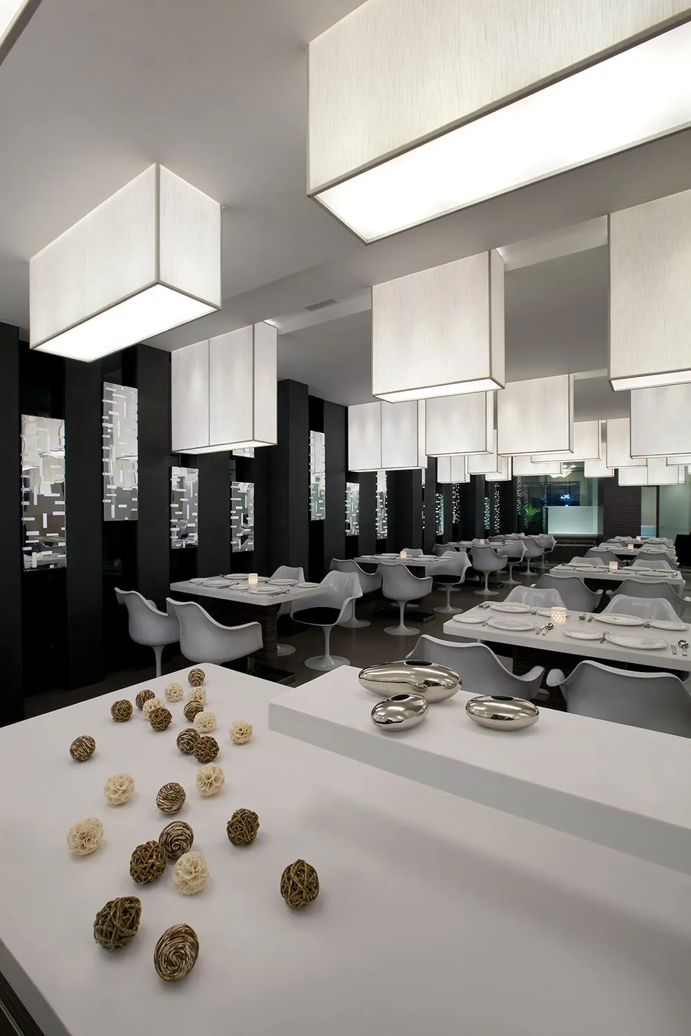 Inverted Topography: Table setting