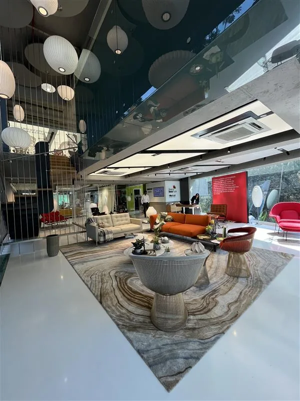 MillerKnoll Experience Center: The lounge and its marbled rug