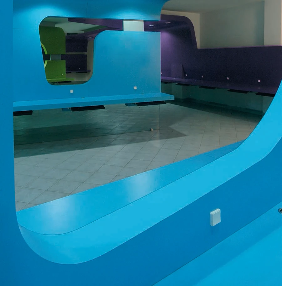 Wrap-3: A blue wrap and its suspended counter