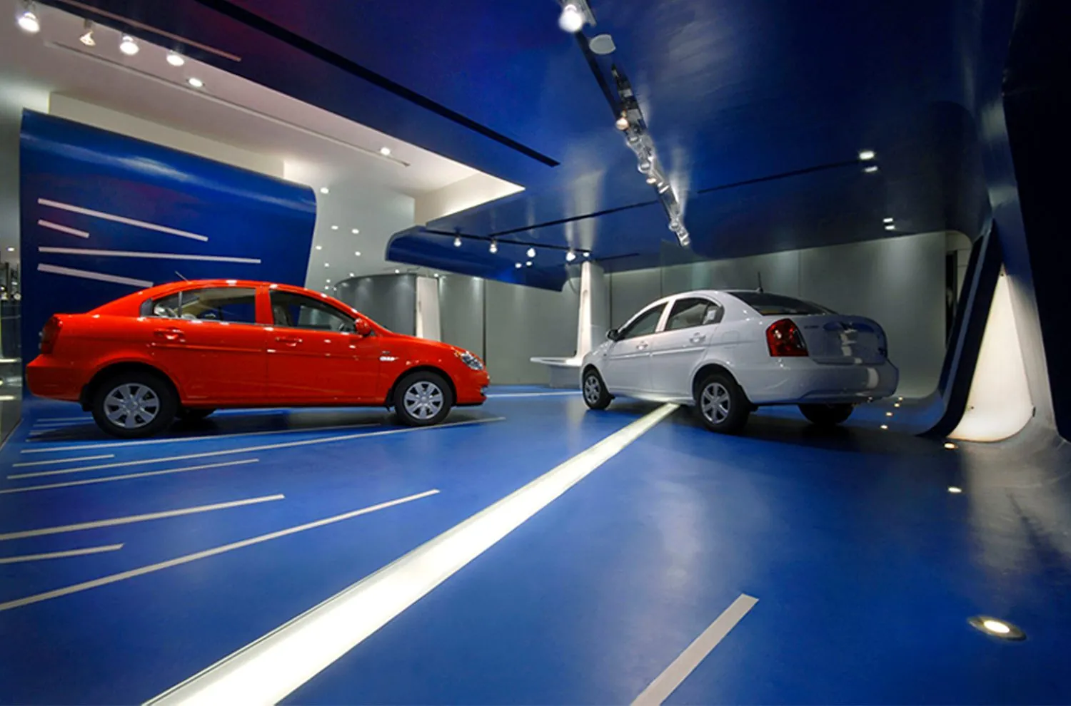 Wrap-4, Kerala, India: The continuous wrap of floor, wall and ceiling